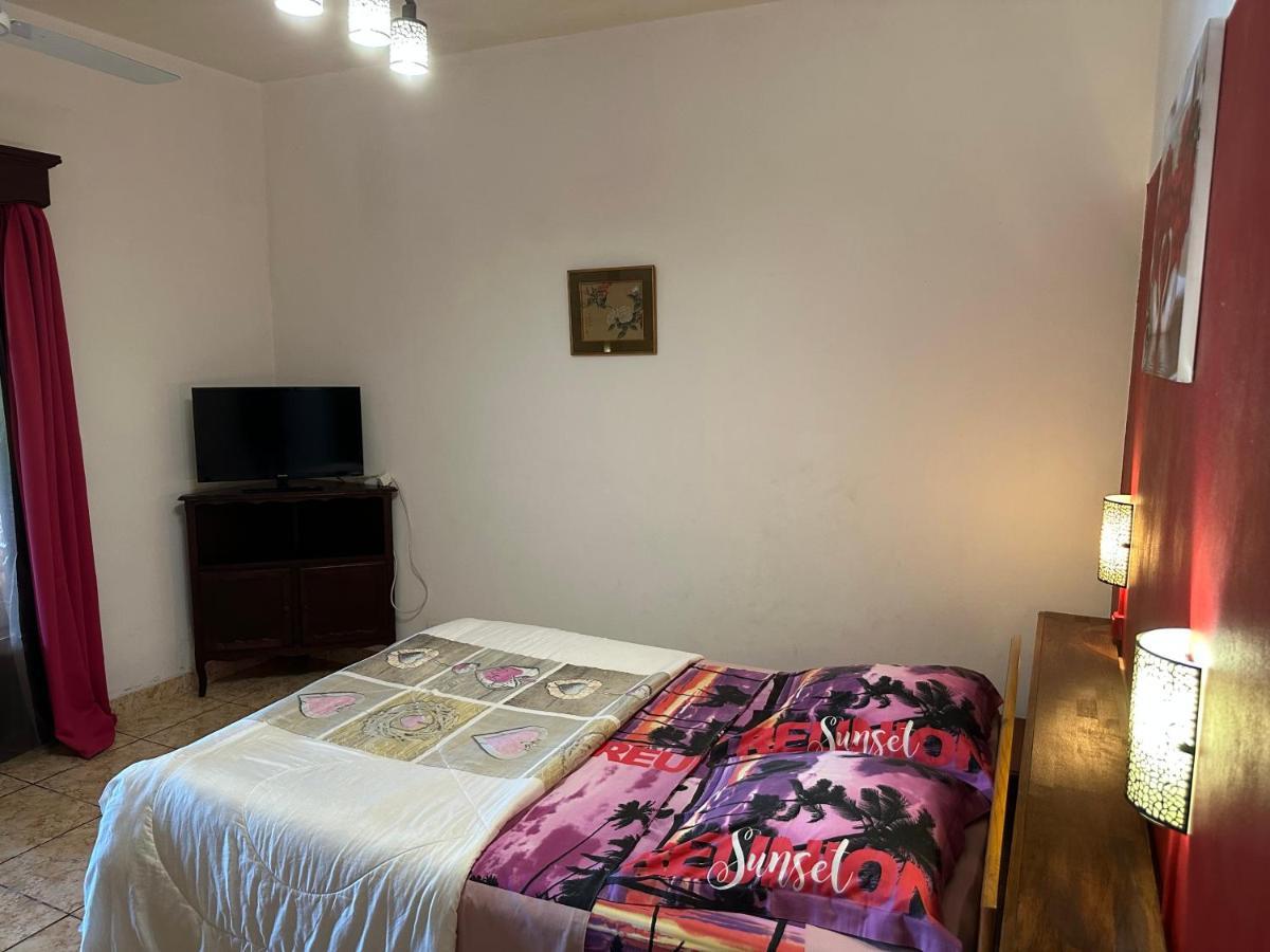 Bed and Breakfast Zoiseaux Pays Saint Pierre Exterior foto